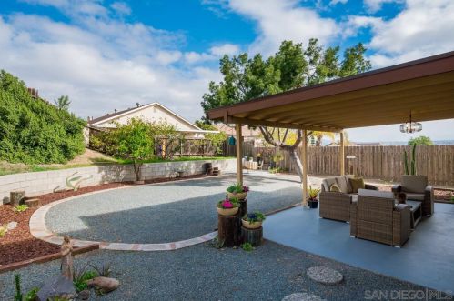 2385 Montcliff Rd, San Diego CA 92139-3915 exterior