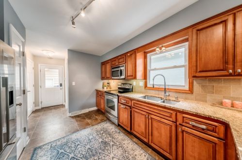 1908 81, Milwaukee WI 53213-2126 exterior