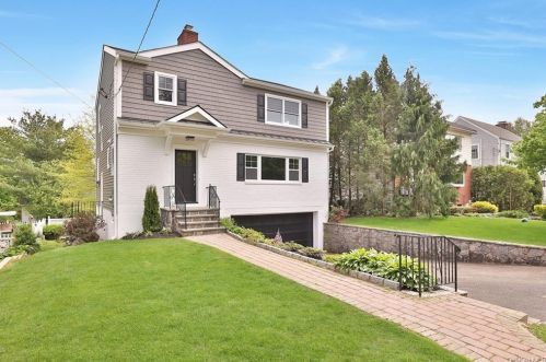 42 Johnson Rd, Scarsdale, NY 10583-5710
