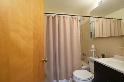 1290 Edgewood Dr, Whitaker PA  15120-1360 exterior