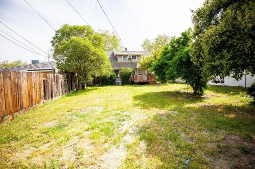 1229 Lyons Ave, Turlock CA  95380-4120 exterior