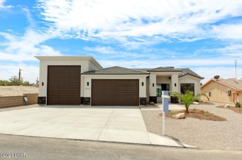 3526 Shawnee Ln, Lake Havasu City, AZ 86404-3538