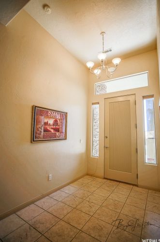 2048 1940, Saint George UT  84770-4718 exterior