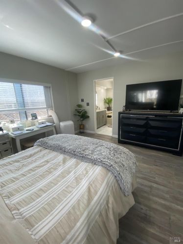 172 Pear Ln, Santa Rosa CA  95407-7664 exterior