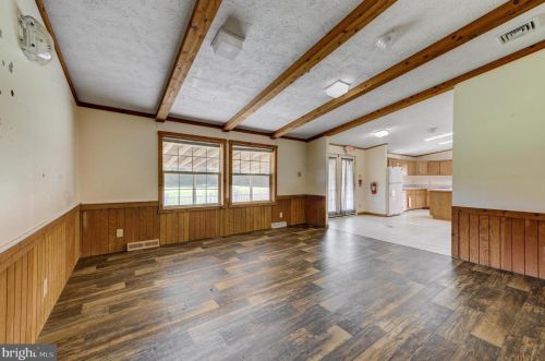 1356 Kings Hwy, Pilesgrove NJ 08098-2517 exterior