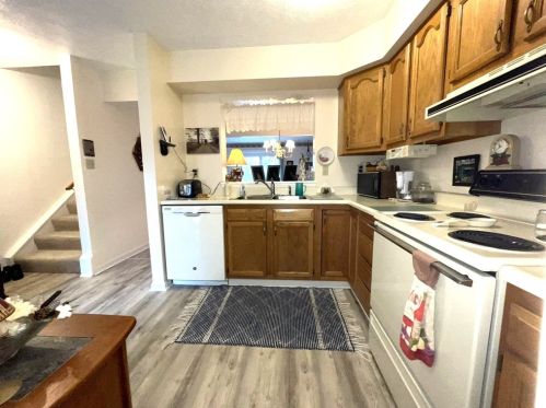 110 Meadowview Dr, Canonsburg PA  15317-2389 exterior