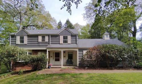 43 Surrey Rd, Stamford, CT 06903-3215