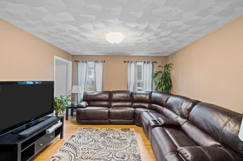 120 Betsey Williams Dr, Providence, RI 02905-2755