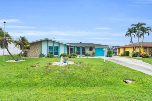 910 27th Ter, Cape Coral, FL 33904-2922