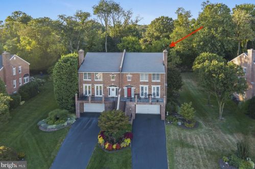 29 Stone Tower Ln, Wilmington, DE 19803-4536
