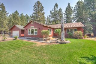 19409 Indian Summer Rd, Bend OR  97702-7927 exterior