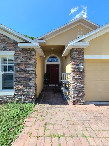 115 Fiesta Key Loop, Deland, FL 32720-3979