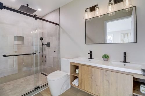 4190 Datcho Dr, San Diego CA 92117-4621 exterior