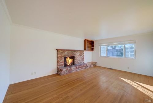 2415 Tamarisk Dr, Santa Rosa CA  95405-8435 exterior