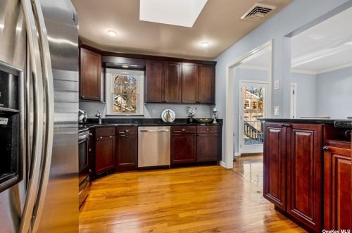 263 Lower Rocky Point Rd, Miller Place NY  11764-1650 exterior