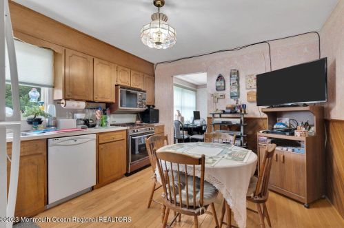 10 Webster Dr, Hazlet NJ 07730-1444 exterior