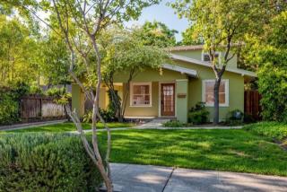636 Vassar Ave, Fresno, CA 93704-6127