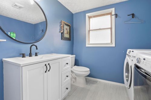 300 Cooper St, Mount Vernon OH  43050-1604 exterior