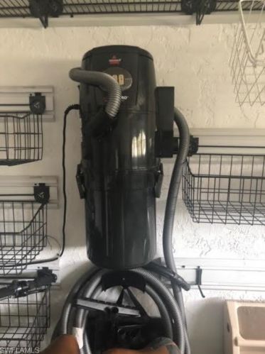 904 Belville Blvd, Naples FL  34104-6566 exterior