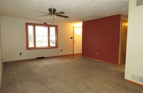 611 Manorview Ln, West Newton, PA 15089-9766