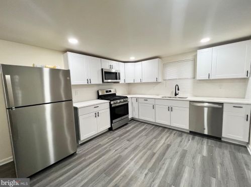 3512 Springmill Rd, Boothwyn, PA 19061-2749