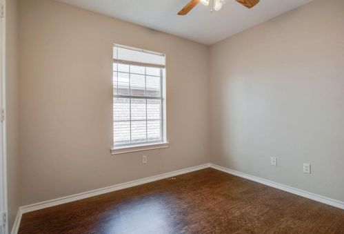 1913 Lee Dr, Denton TX  76209-4789 exterior