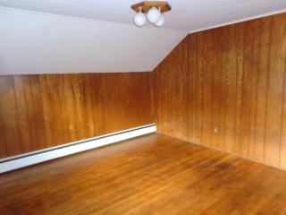37 Woodstock Ave, Putnam CT  06260-1523 exterior