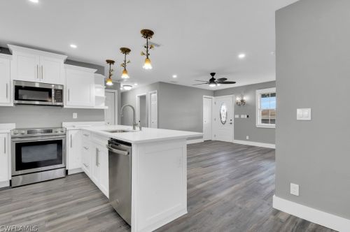 5016 Beecher St, Lehigh Acres FL  33971-6500 exterior