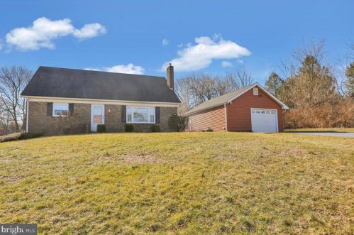 1235 Centerport Rd, Centre, PA 19541-9470
