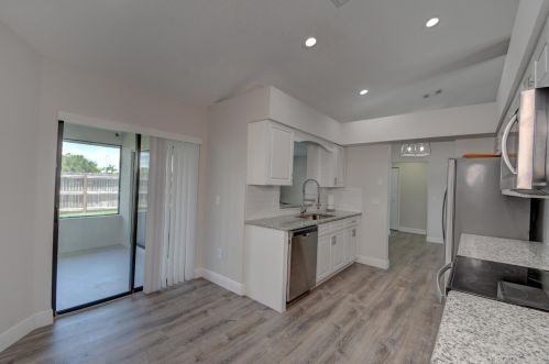 6568 Chugwater Cir, Port Saint Lucie FL  34983-2305 exterior