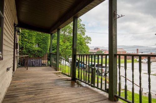 328 9th Ave, Whitaker, PA 15120-1682