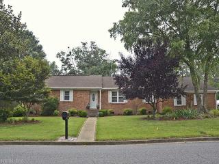 548 Summit Ridge Dr, Chesapeake, VA 23322-3538