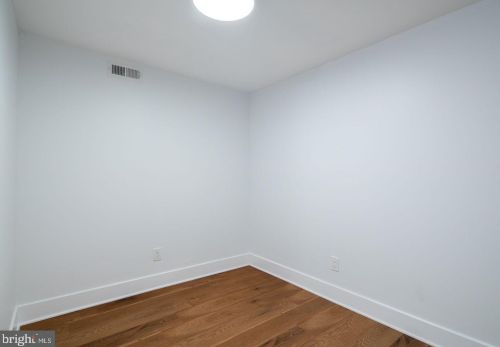 2833 Jackson St, Philadelphia PA  19145-2426 exterior