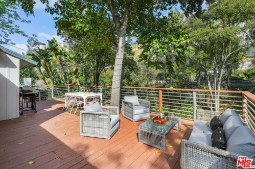 3985 Alta Mesa Dr, North Hollywood CA  91604-4010 exterior