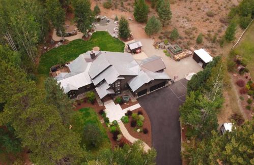 11115 Palisades Dr, Truckee CA 96161-3121 exterior