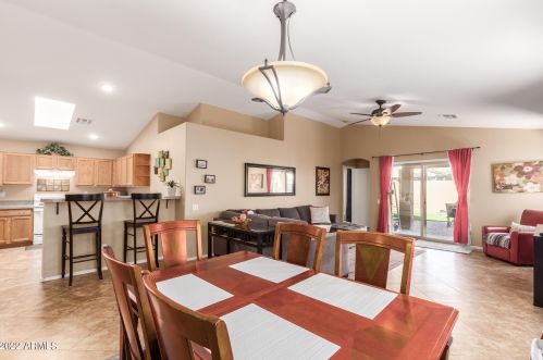 8662 Natal Ave, Mesa, AZ 85209-6786