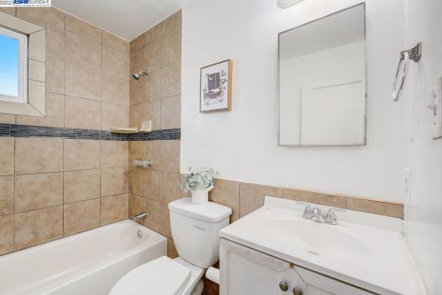 9326 Cherry St, Oakland CA  94603-1632 exterior
