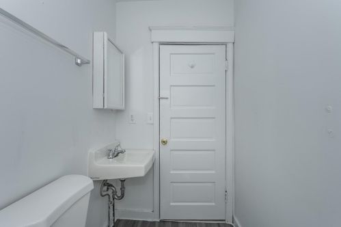 235 Emming St, Cincinnati OH 45219-1464 exterior