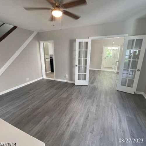 124 8th Ave, Roselle NJ  07203-2032 exterior