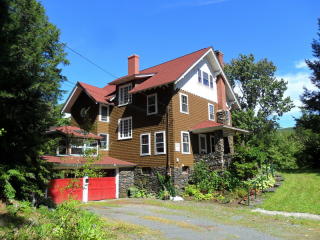 105 Chestnut Hl, Brattleboro, VT 05301-6088