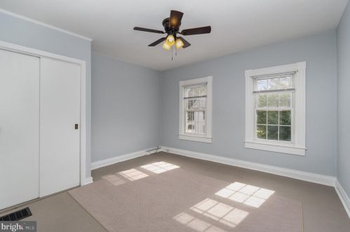 8 East St, Spring Grove PA  17362-1210 exterior