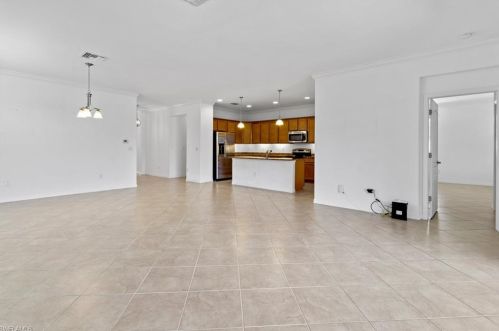 7959 Princeton Dr, Naples FL  34104-6677 exterior