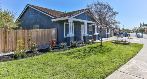 8489 Mcgray Way, Elk Grove CA  95624-4121 exterior