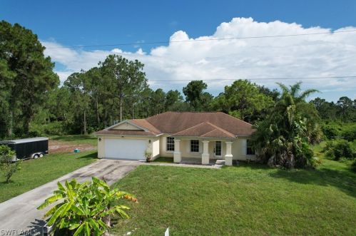 3313 71st St, Lehigh Acres, FL 33971-0890