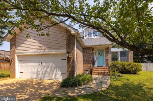 6 Collen Rd, Fredericksburg, VA 22406-1156