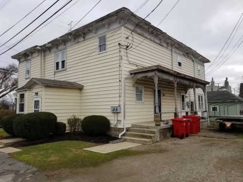 61 Walnut St, London, OH 43140-1282