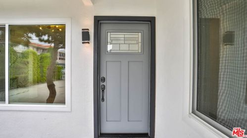 13606 Lemoli Ave, Hawthorne CA  90250-7722 exterior