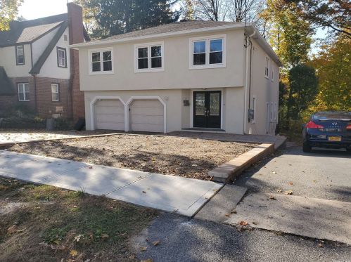 6 Radnor Rd, Great Neck, NY 11023-2226
