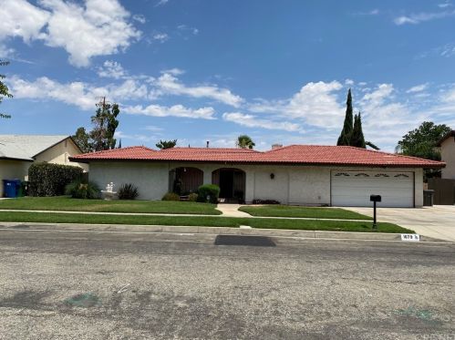 1679 Staffordshire Dr, Lancaster, CA 93534-6258
