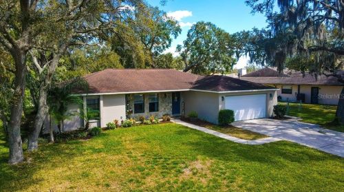 7818 Holiday Dr, Brooksville, FL 34606-5226